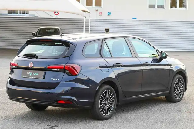 Fiat Tipo view 3