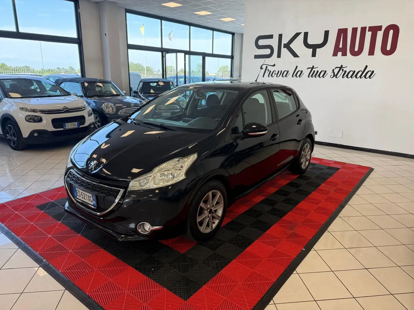 Peugeot 208 1.4 HDi 68 CV 5 porte Allure Nero - 2
