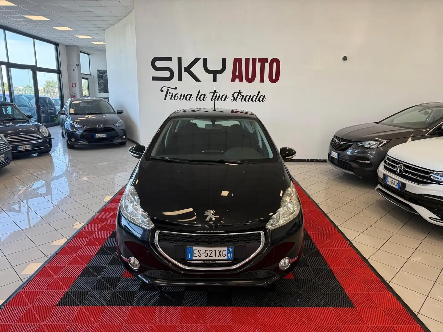 Peugeot 208 1.4 HDi 68 CV 5 porte Allure Nero - 1