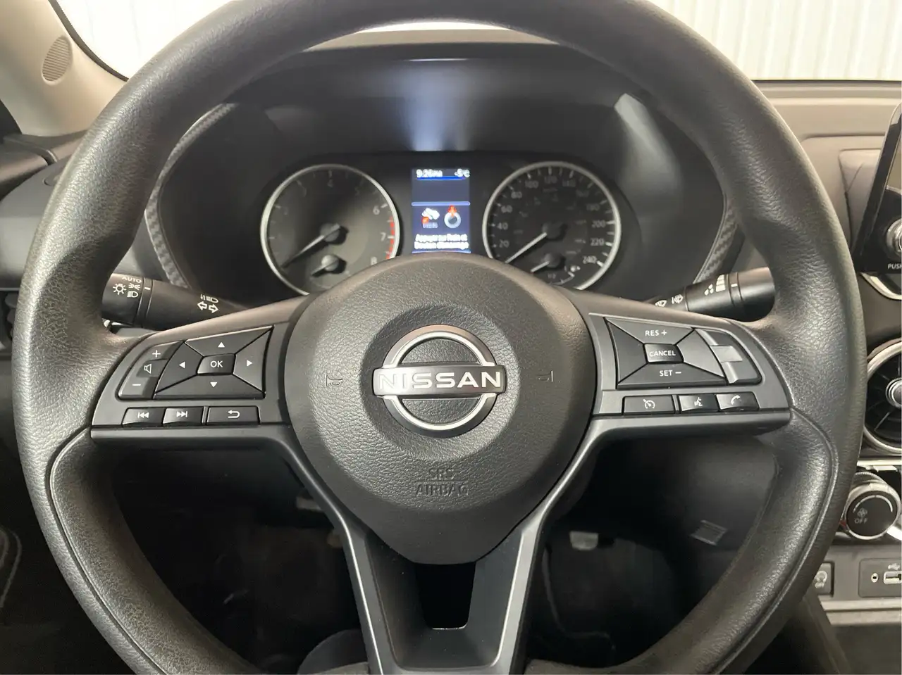 Nissan Sentra снимка Nissan Sentra