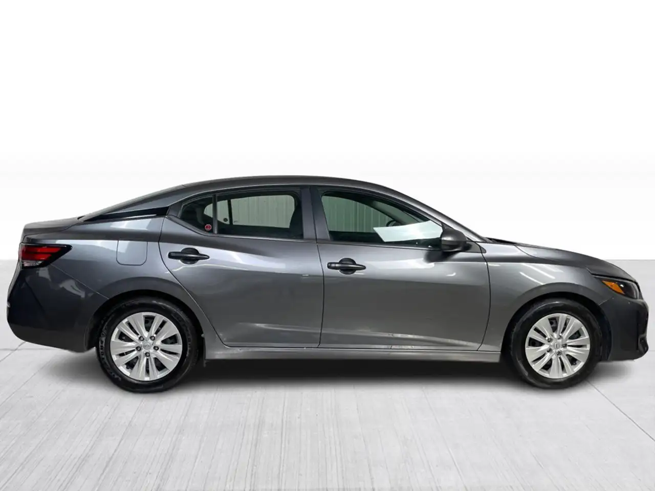 Nissan Sentra снимка Nissan Sentra