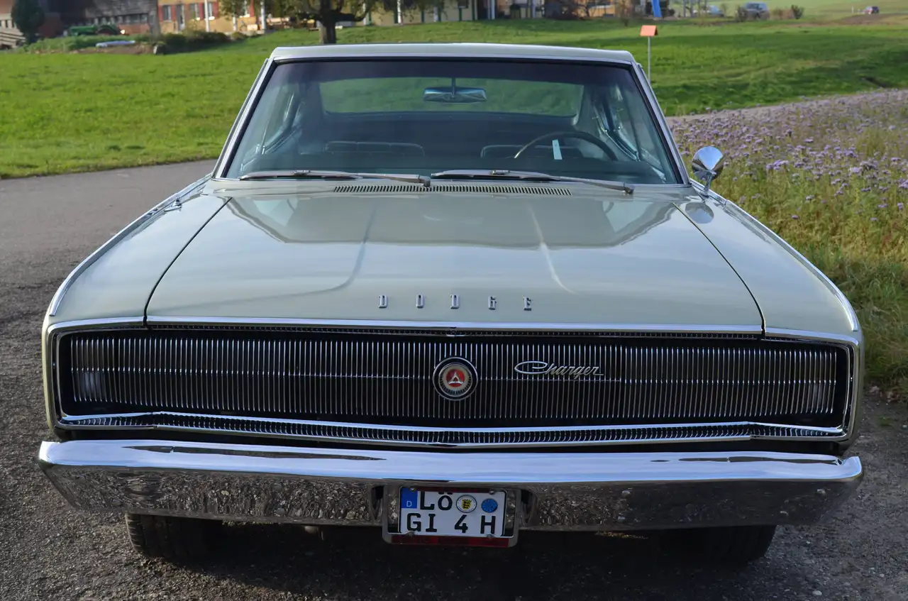 Dodge Charger V8 Fastback, foto 9