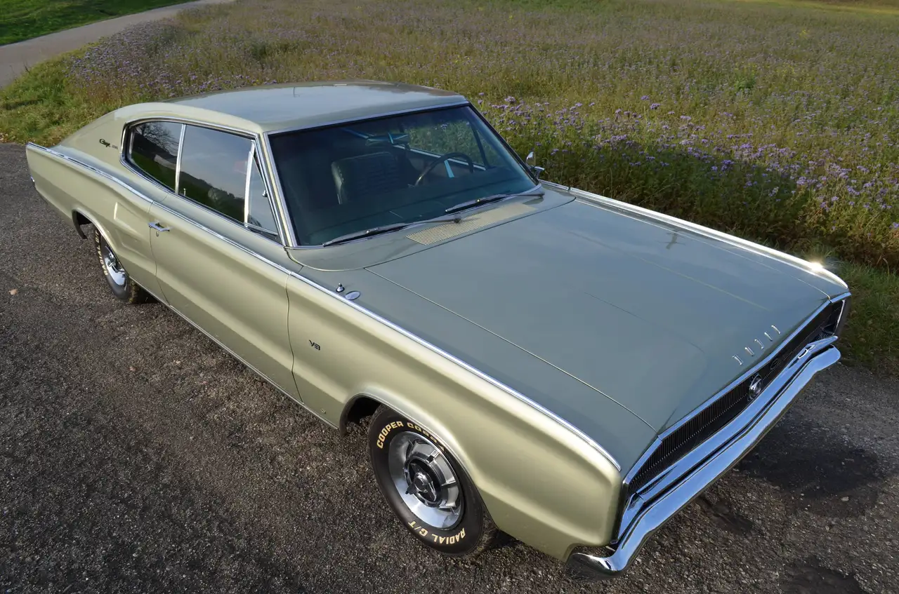Dodge Charger V8 Fastback, foto 10