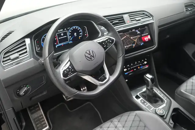 Volkswagen Tiguan view 11