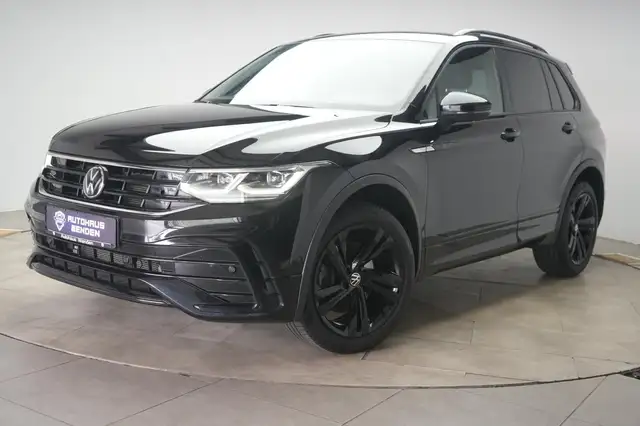 Volkswagen Tiguan view 3