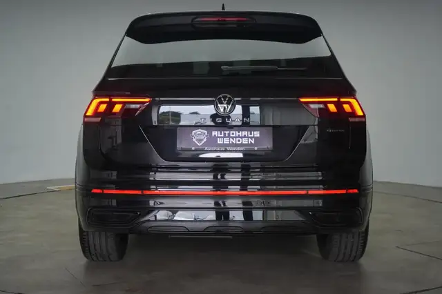 Volkswagen Tiguan view 5