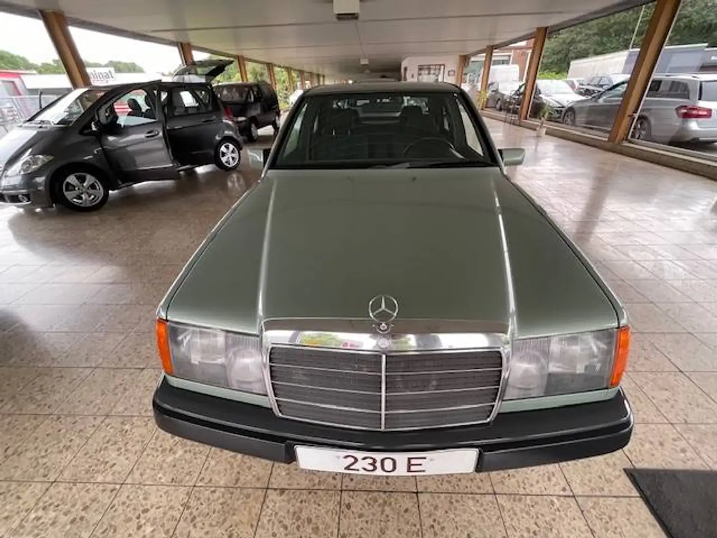 Mercedes-Benz E 230 E-Klasse Grün - 2