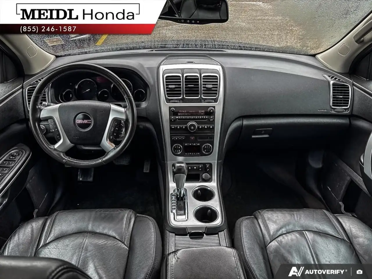 GMC Acadia снимка GMC Acadia