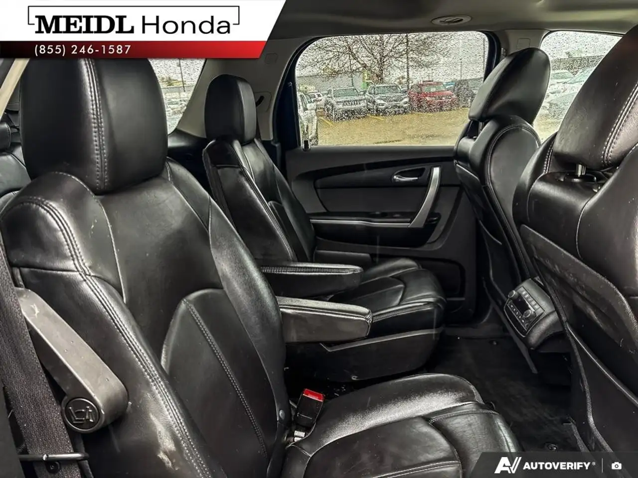GMC Acadia снимка GMC Acadia