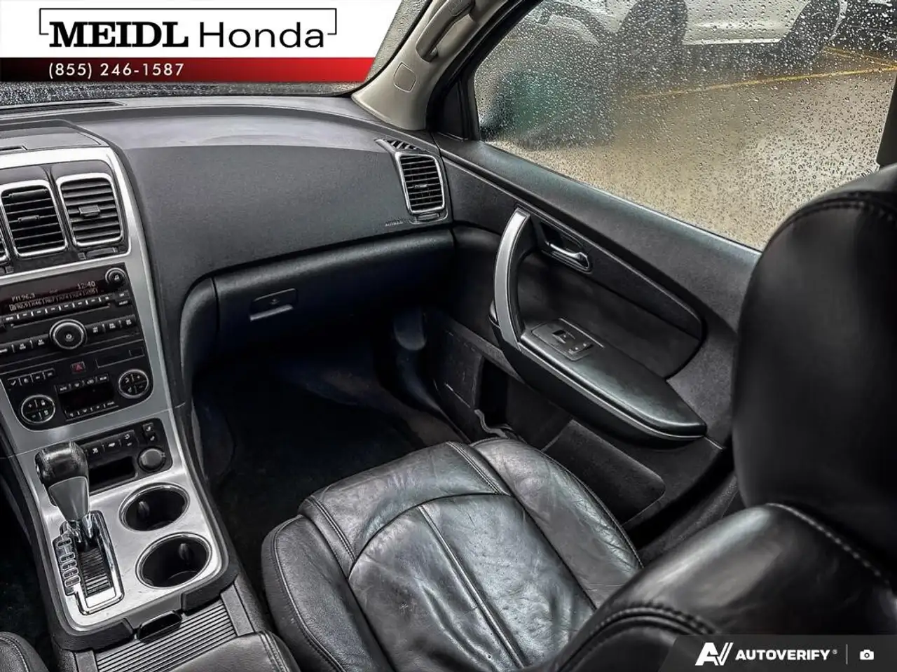 GMC Acadia снимка GMC Acadia