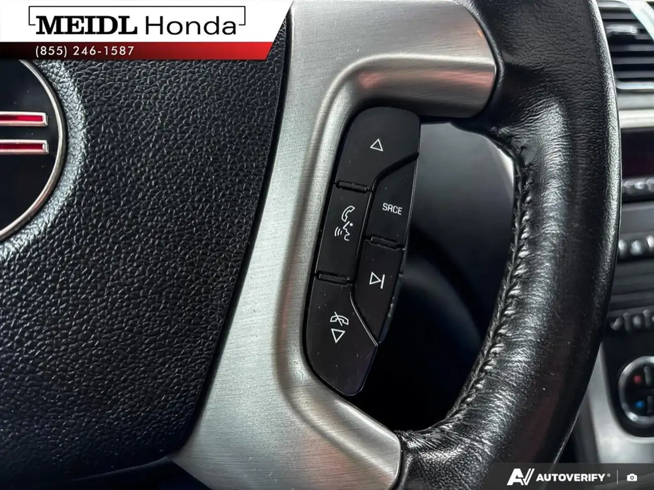GMC Acadia снимка GMC Acadia