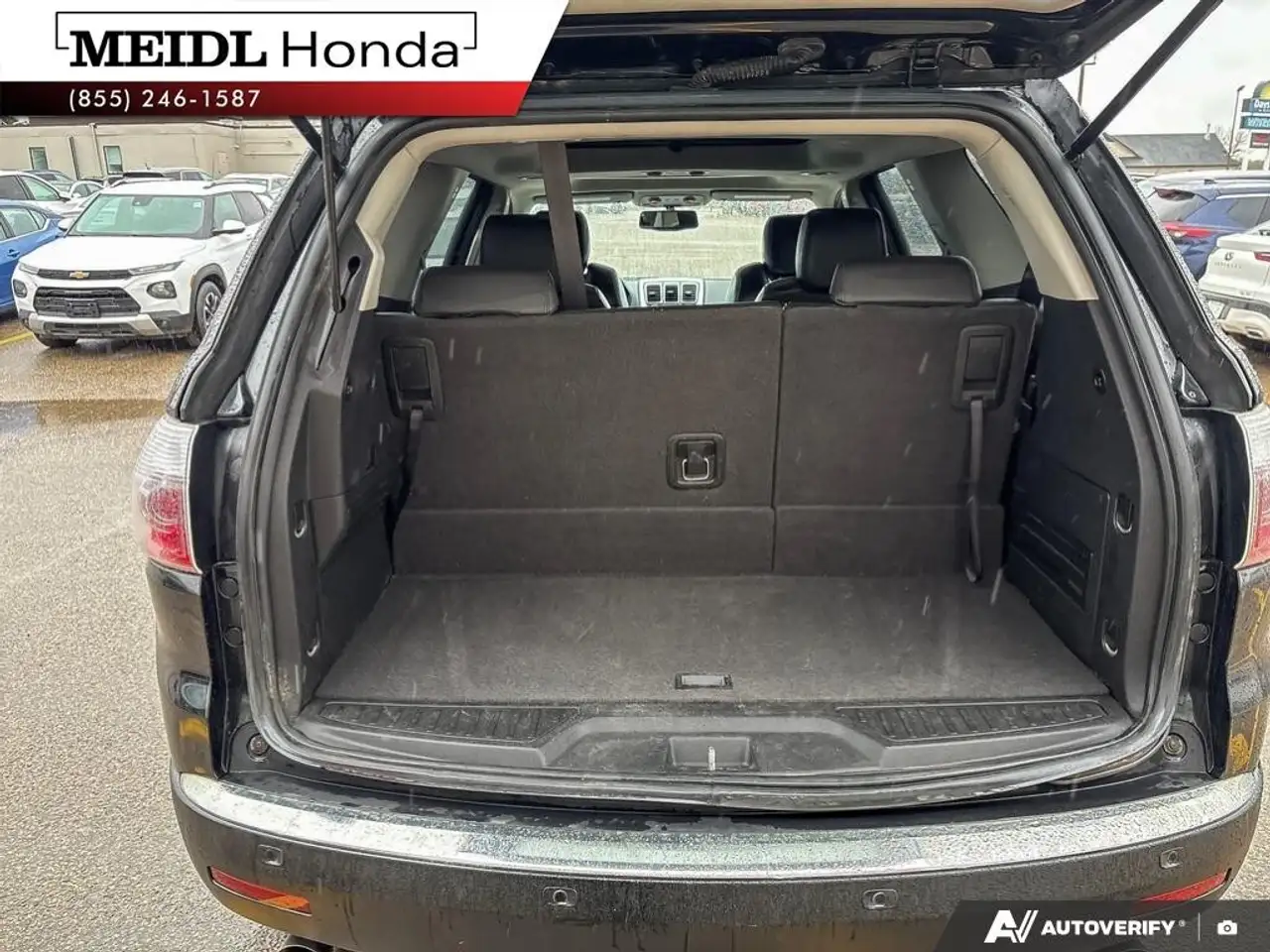 GMC Acadia снимка GMC Acadia