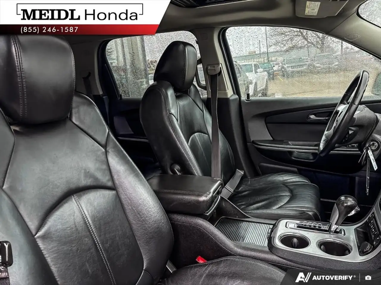 GMC Acadia снимка GMC Acadia