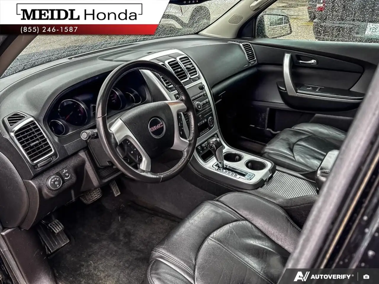 GMC Acadia снимка GMC Acadia