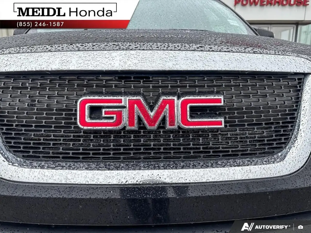 GMC Acadia снимка GMC Acadia