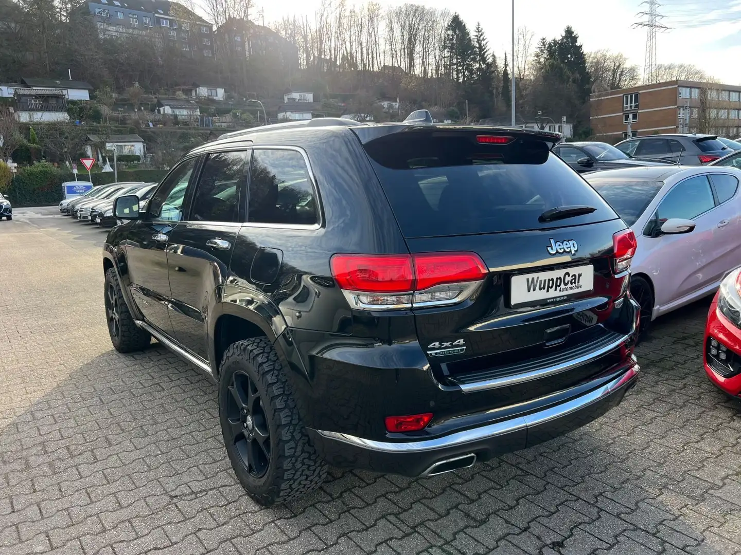 Jeep Grand Cherokee 3.0 CRD Summit KAMERA*NAVI*LEDER*SHZ*TOTWINKEL* Noir - 2