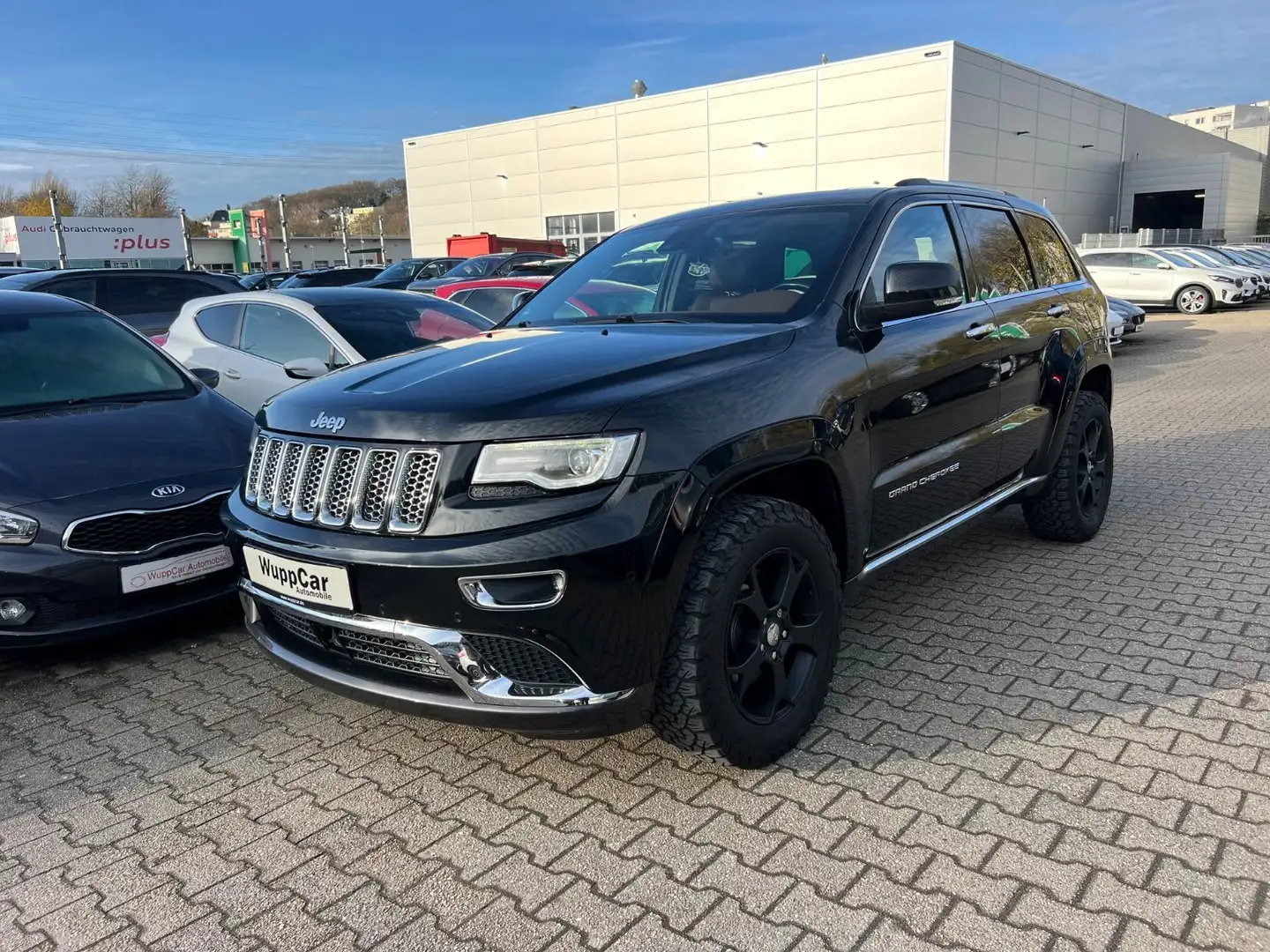 Jeep Grand Cherokee 3.0 CRD Summit KAMERA*NAVI*LEDER*SHZ*TOTWINKEL* Noir - 1