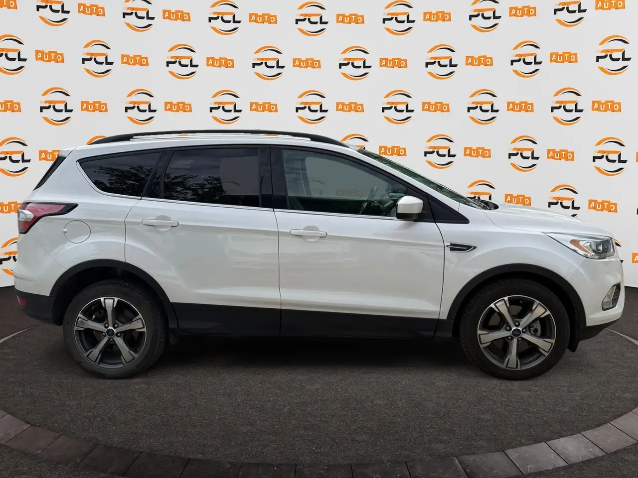 Ford Escape снимка Ford Escape