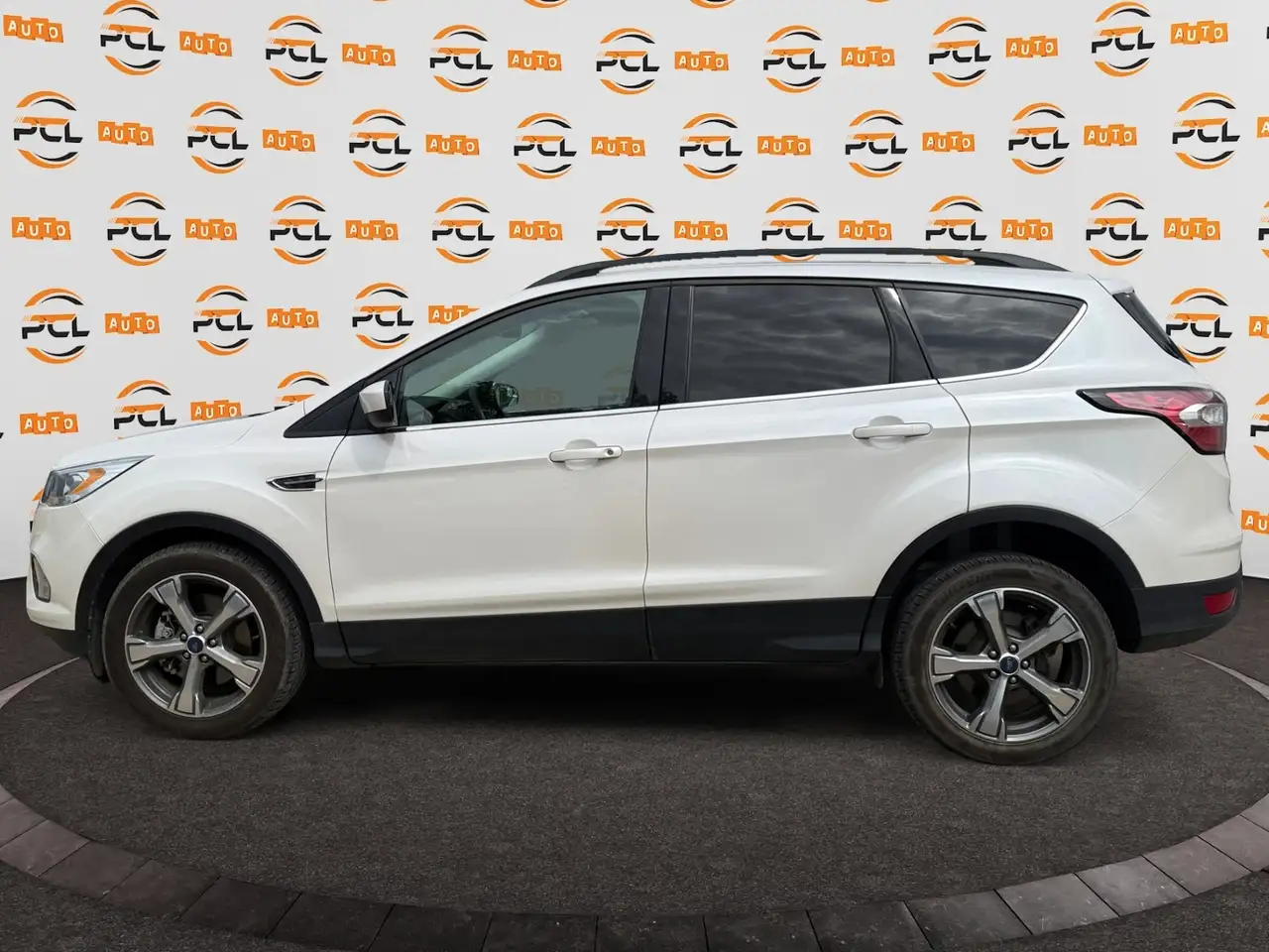 Ford Escape снимка Ford Escape