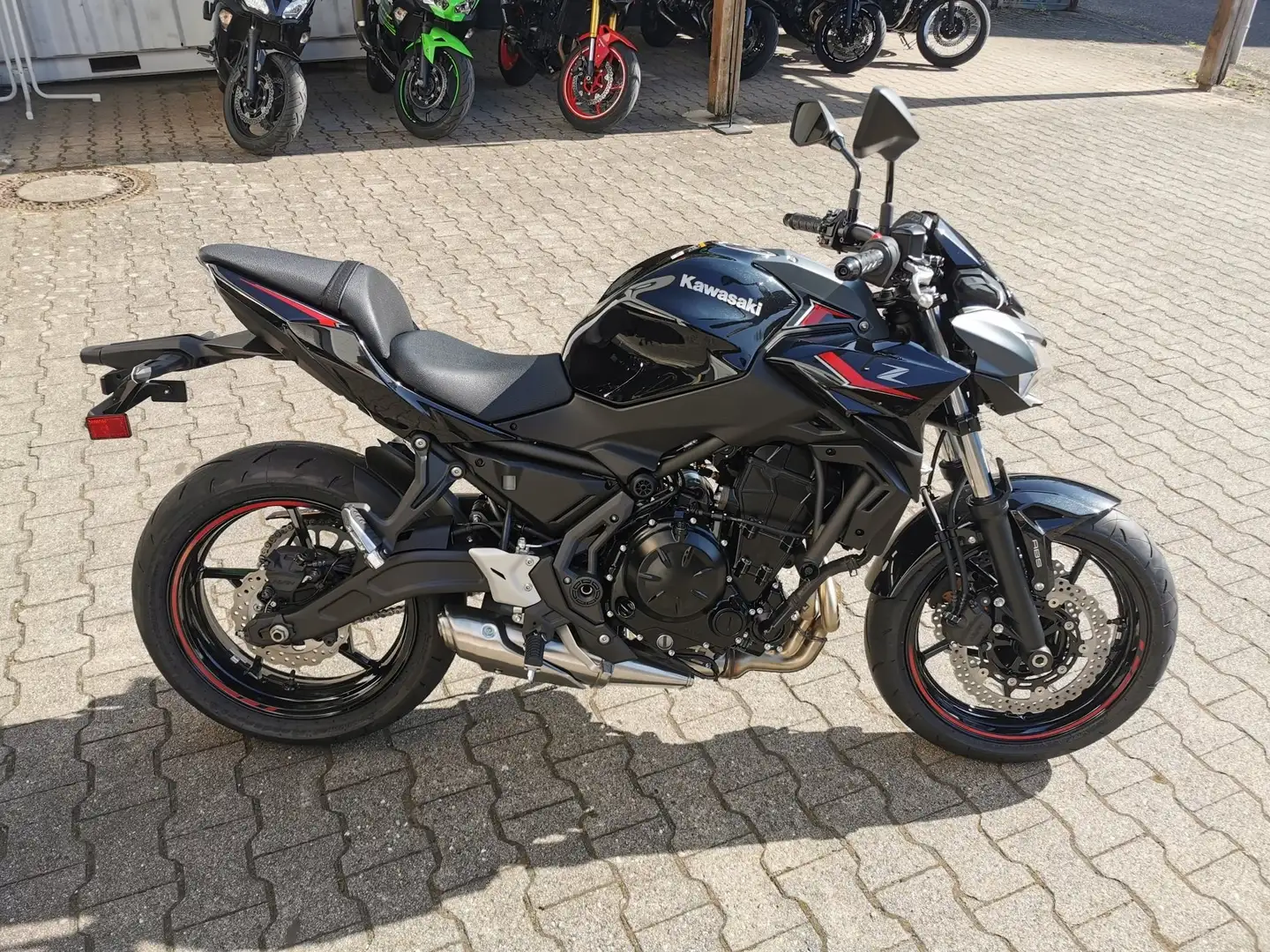 Kawasaki Z 650 NEUFAHRZEUG 2025 - 2