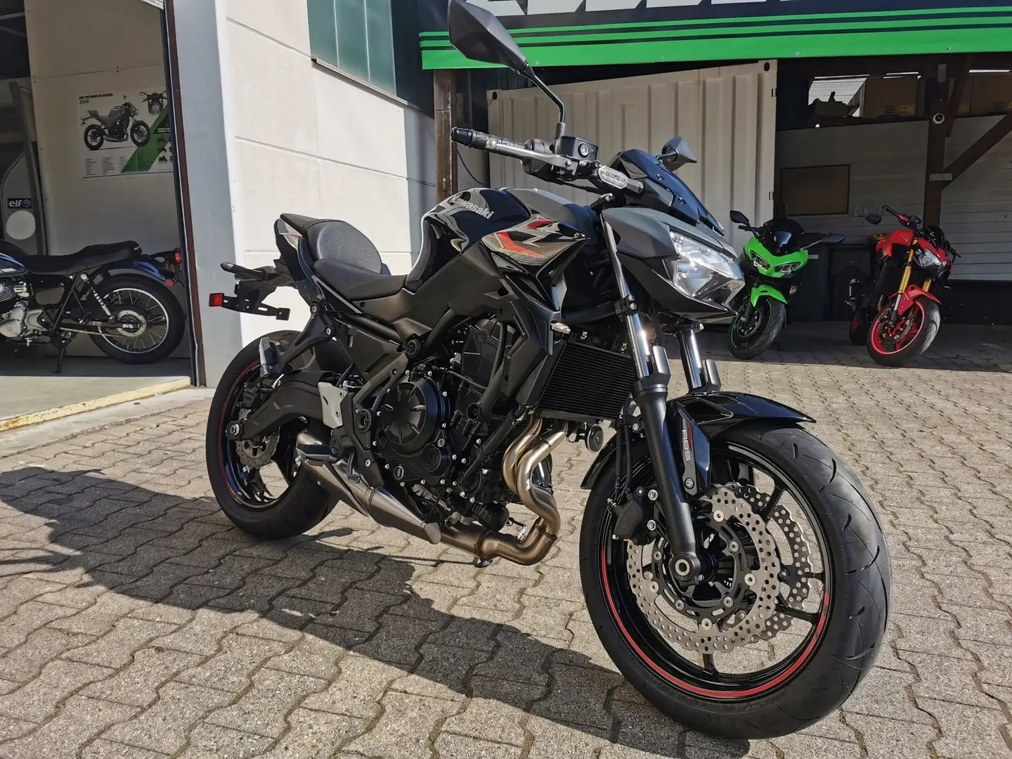 Kawasaki Z 650 NEUFAHRZEUG 2025 - 1