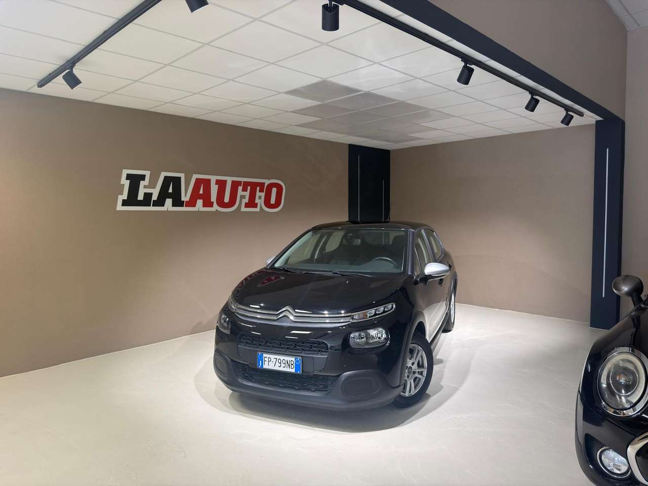 Citroen C3 C3 III 2017 1.6 bluehdi Shine s