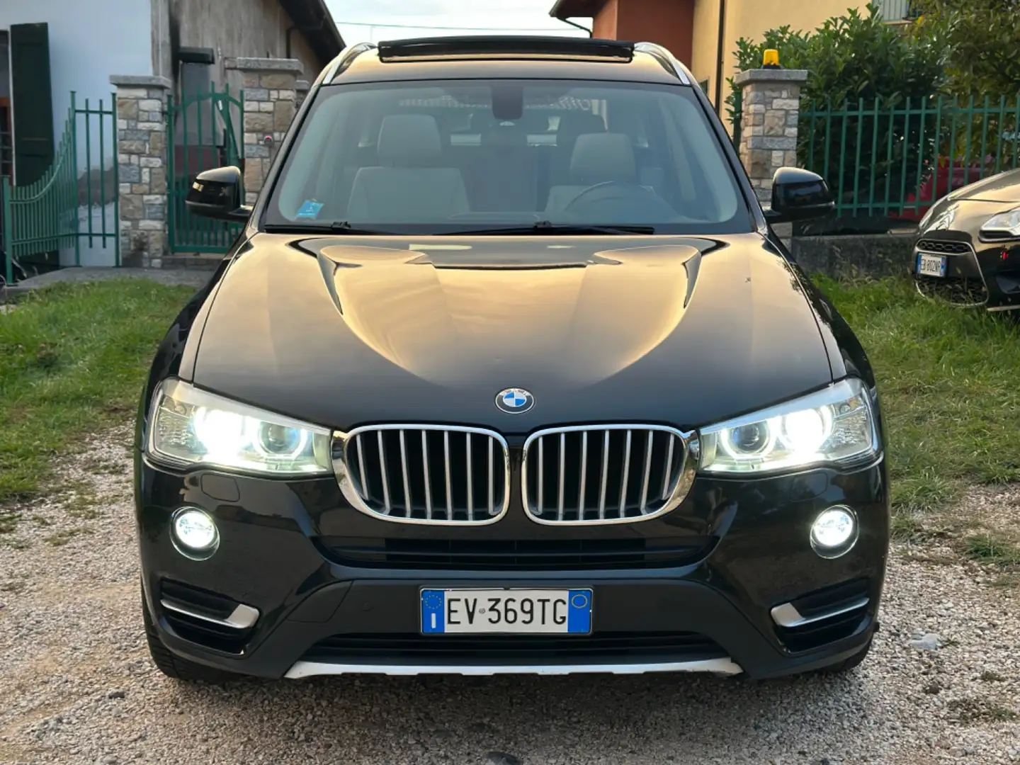 BMW X3 X3 sDrive18d xLine Schwarz - 2