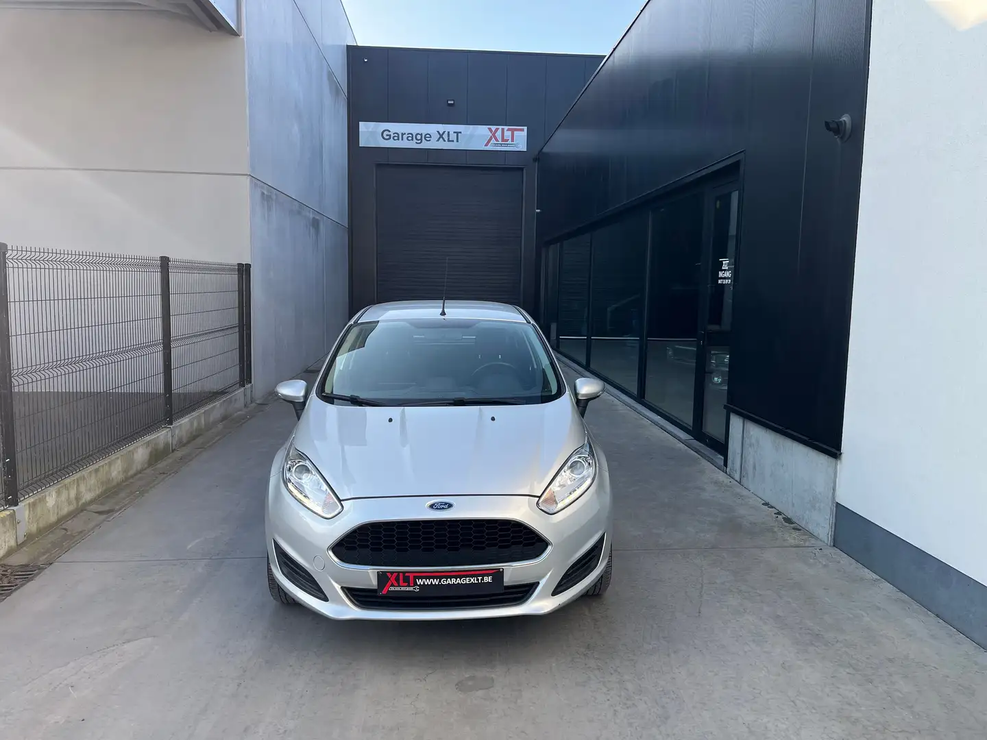 Ford Fiesta benzine Argent - 2