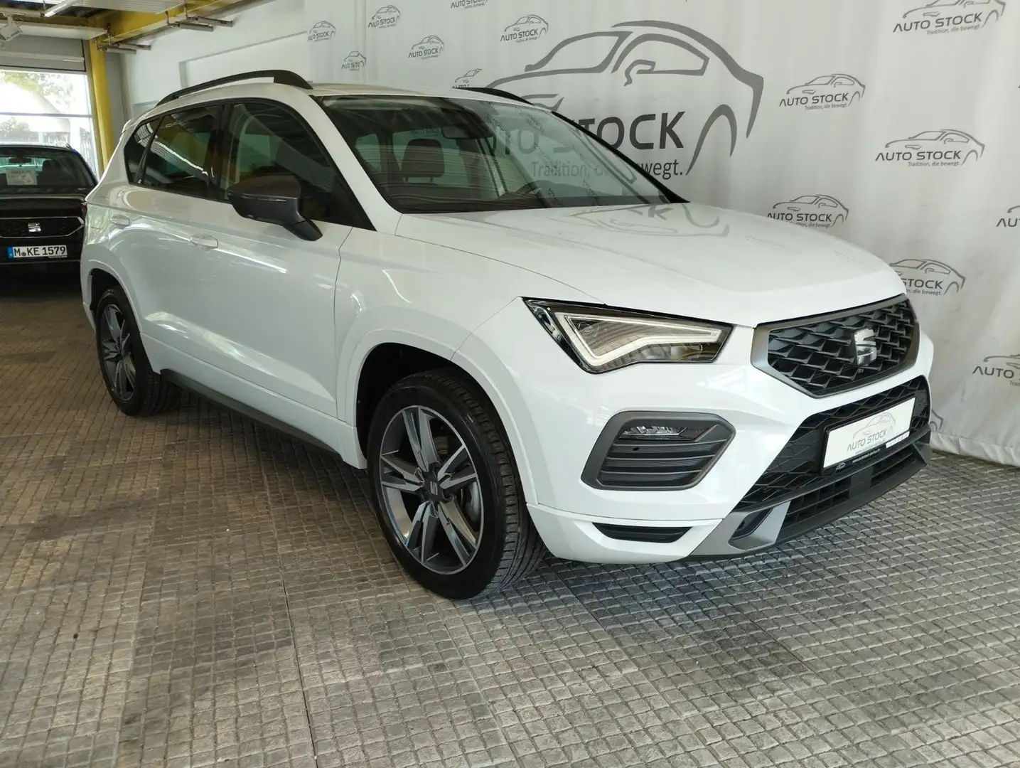 SEAT Ateca FR 1.5 TSI DSG PDC LED Navi ACC Bluetooth Beyaz - 1