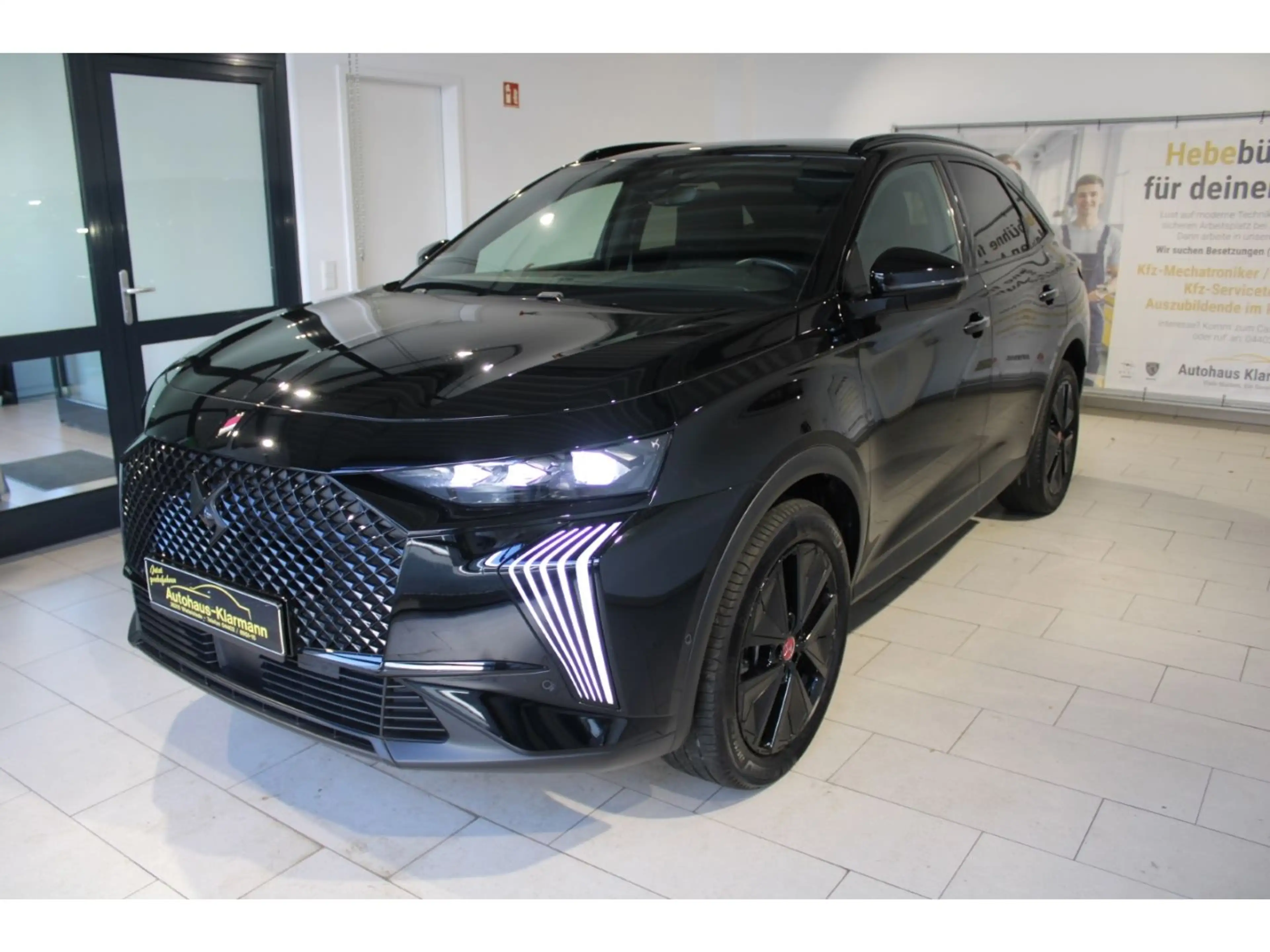 DS Automobiles DS 7 Crossback DS7 DS Performance Line + AHK-klappbar Navi Digi