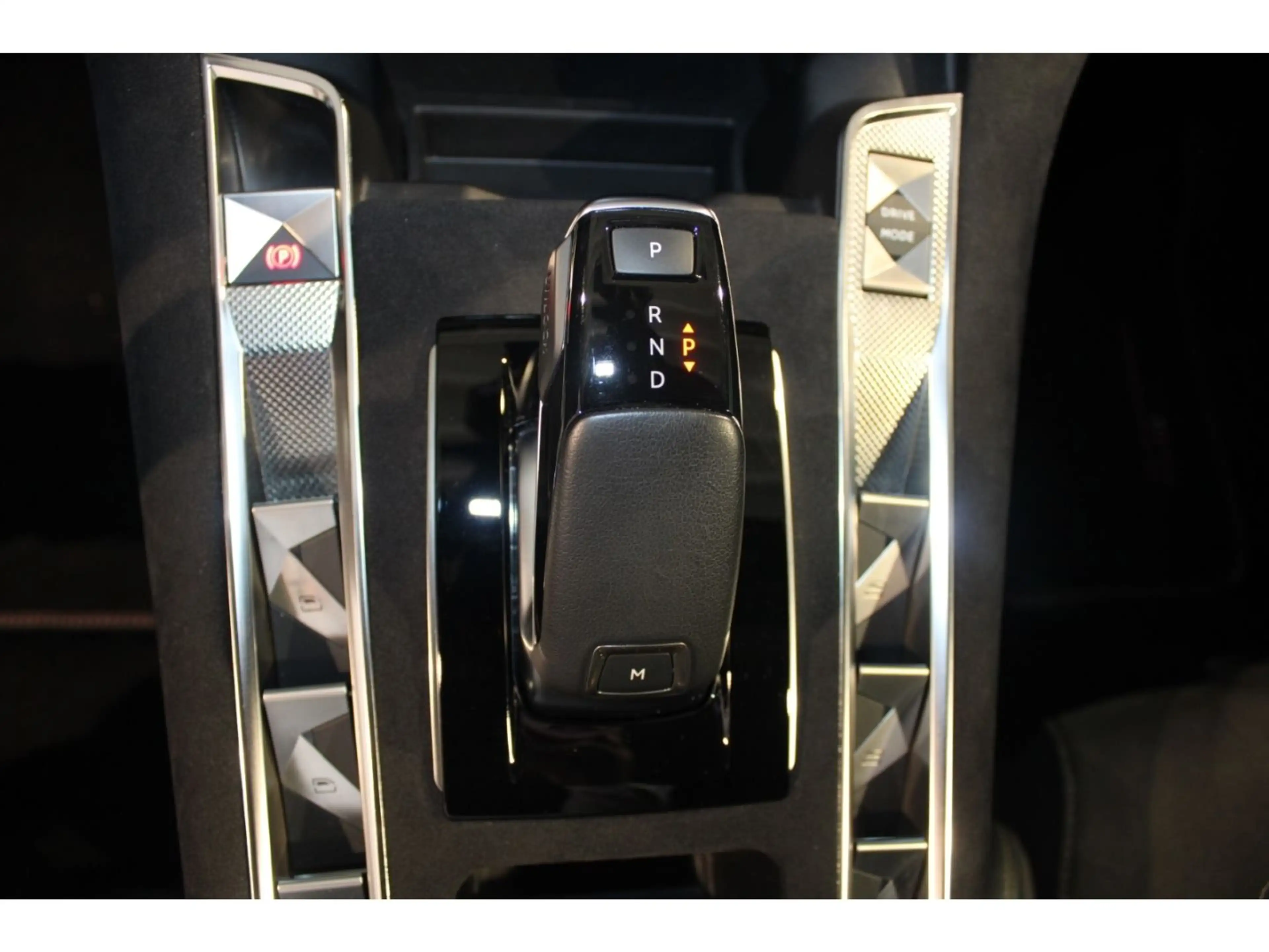 DS Automobiles DS 7 Crossback DS7 DS Performance Line + AHK-klappbar Navi Digi — photo 8