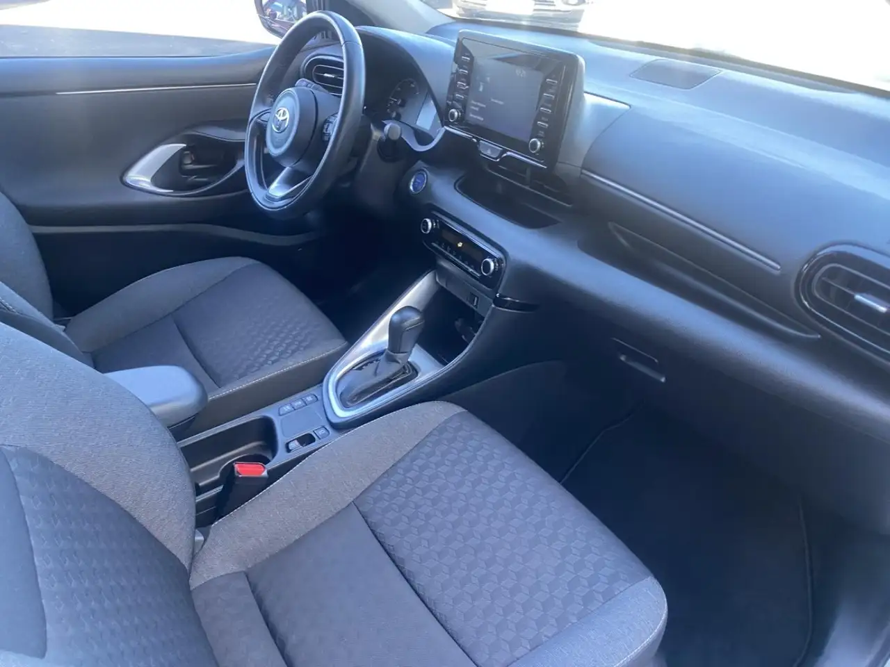 Toyota Yaris Yaris — photo 12