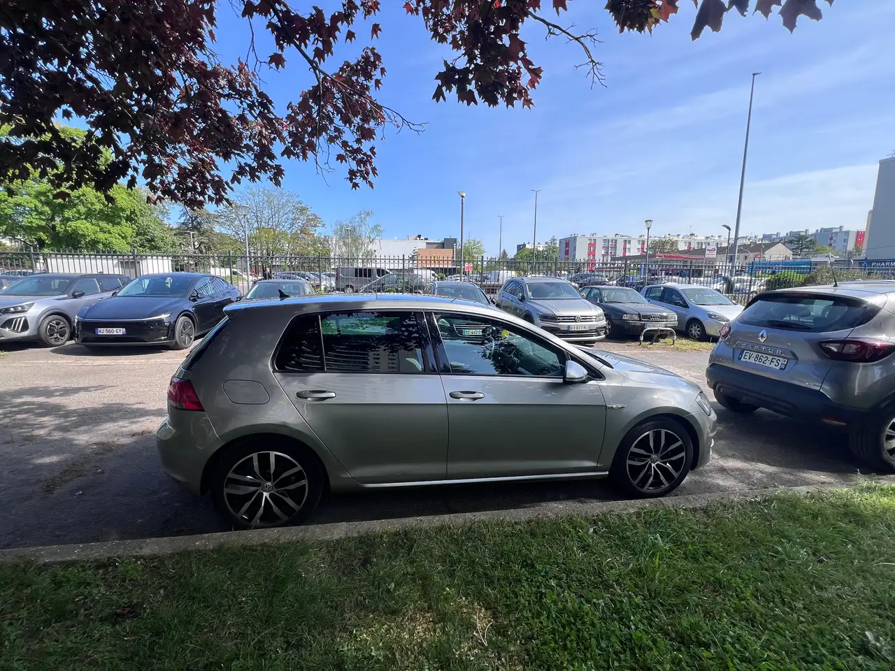 Volkswagen Golf Standard Model — photo 2