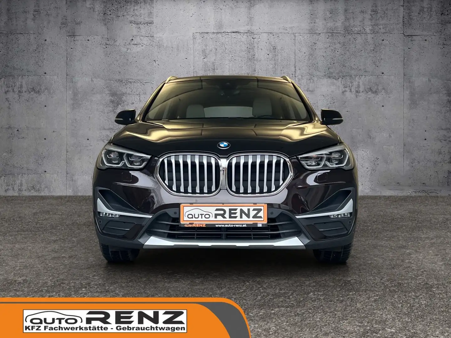 BMW X1 xDrive 18 d xLine Braun - 2