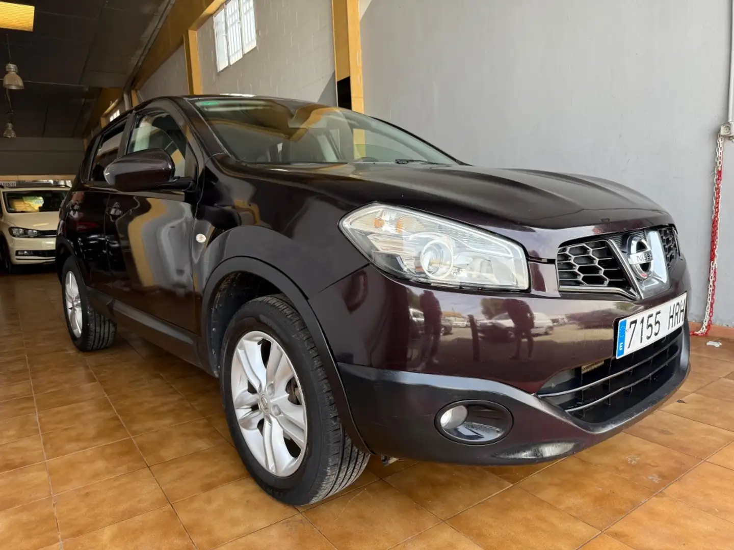 Nissan Qashqai 1.5dCi 360 4x2 Paars - 1