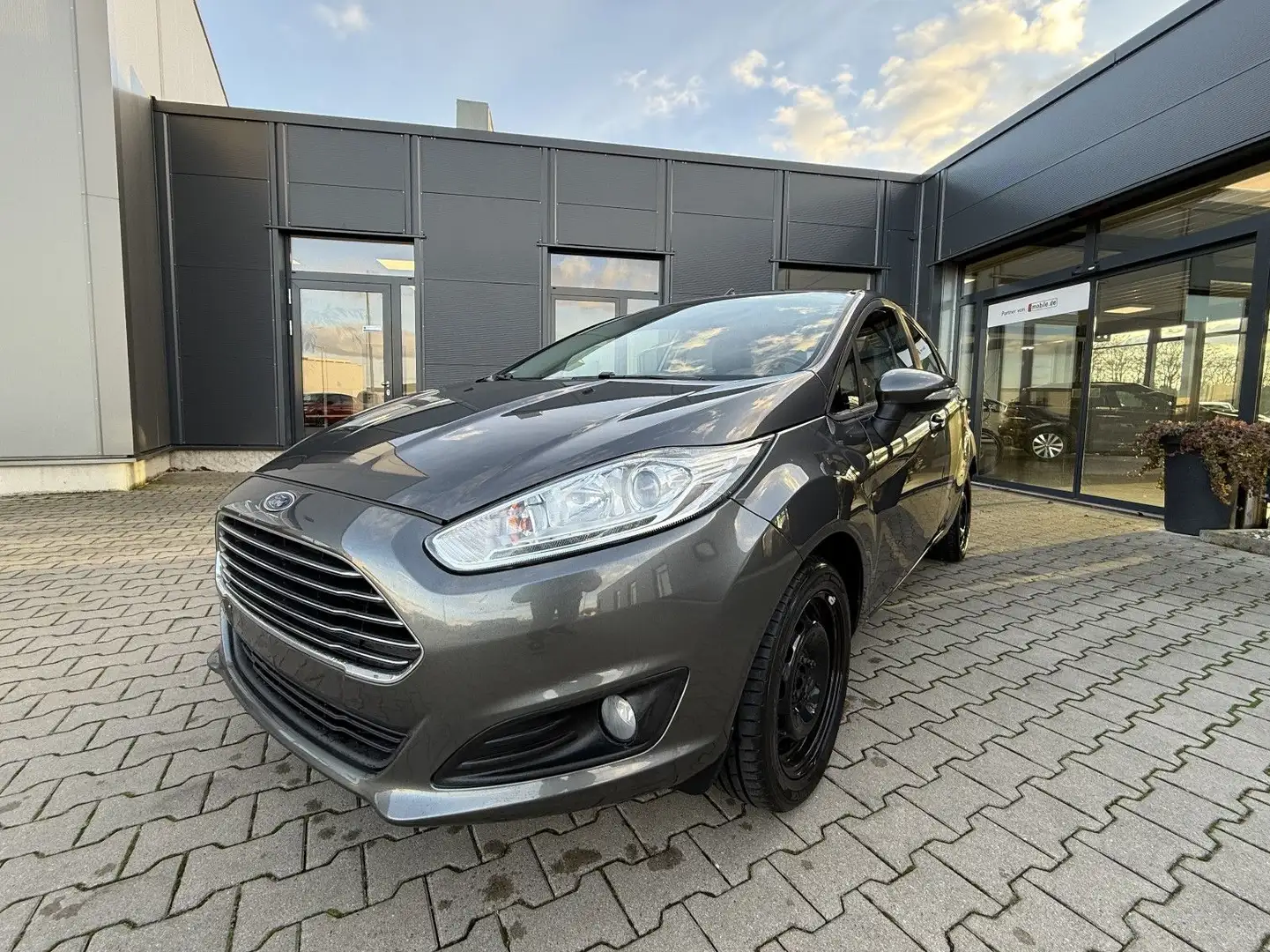 Ford Fiesta 1.0 Sync-Edition Grau - 1