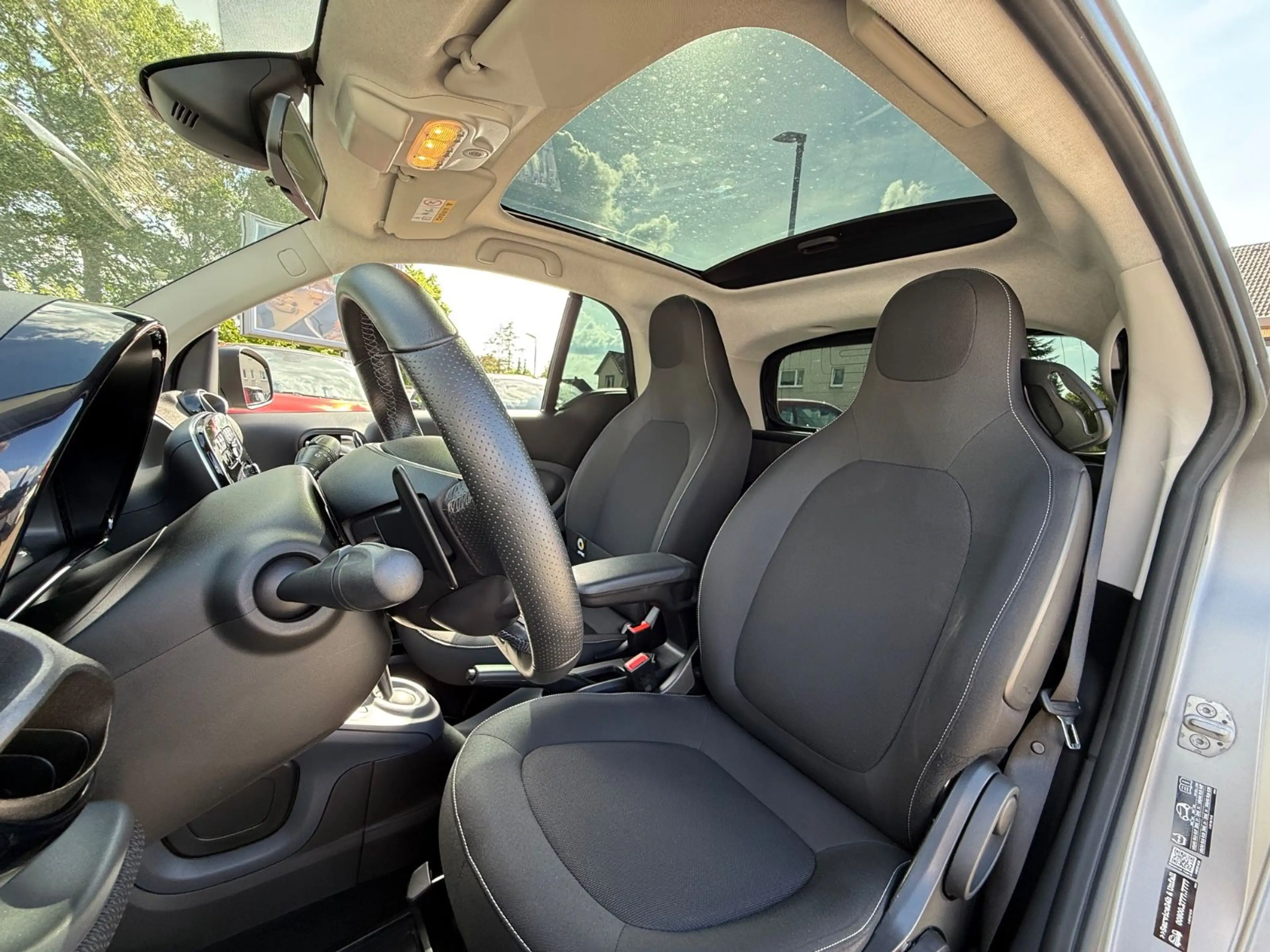 smart forTwo *PANORAMA*SITZHEIZUNG*SPORT PAKET* — photo 23