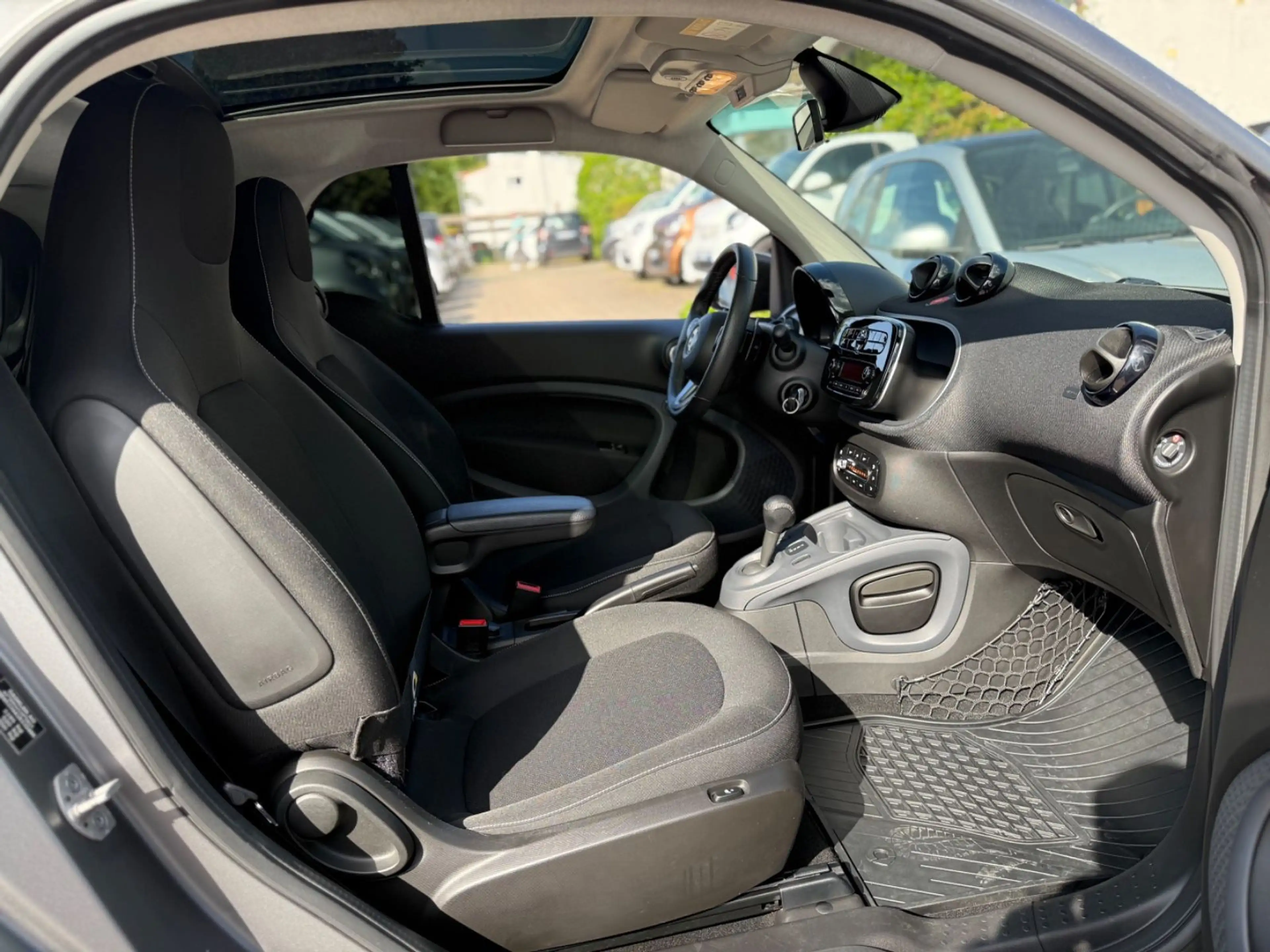 smart forTwo *PANORAMA*SITZHEIZUNG*SPORT PAKET* — photo 15