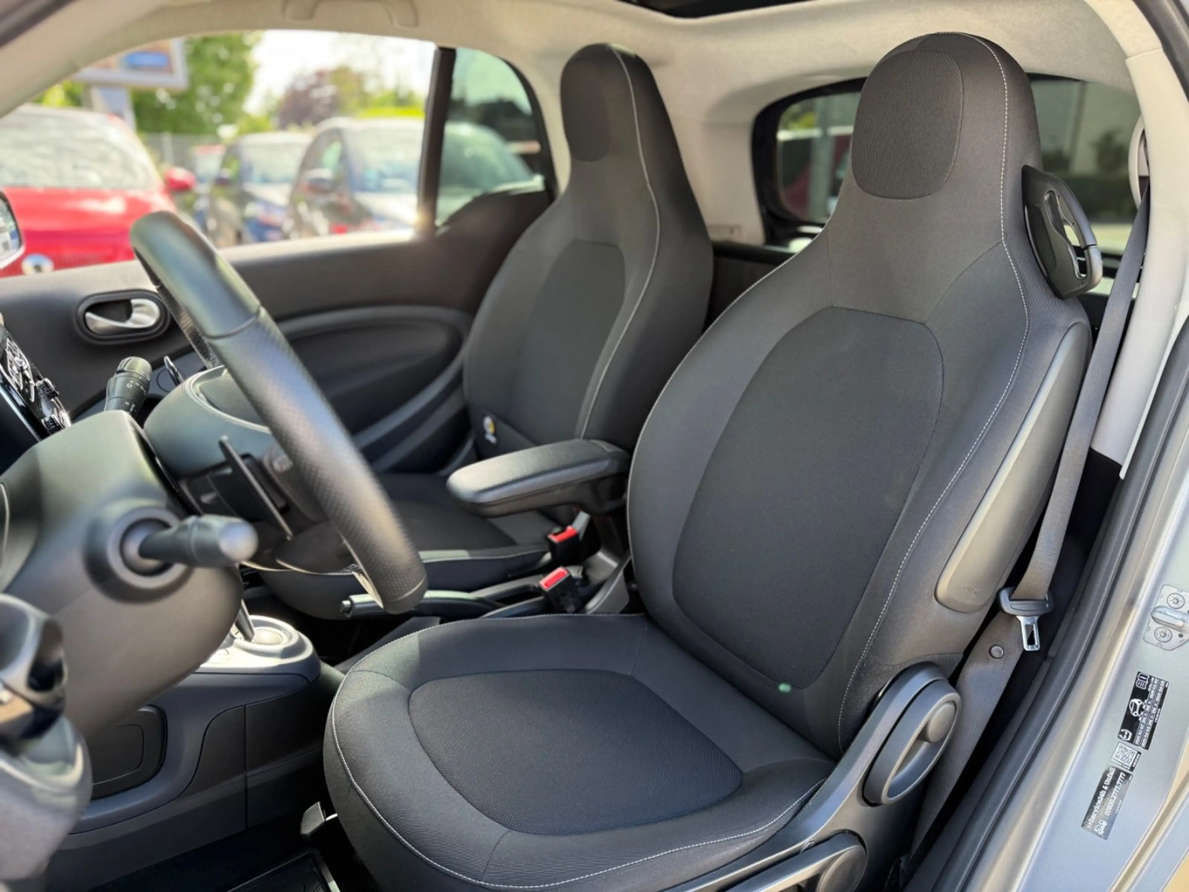 smart forTwo *PANORAMA*SITZHEIZUNG*SPORT PAKET* — photo 25