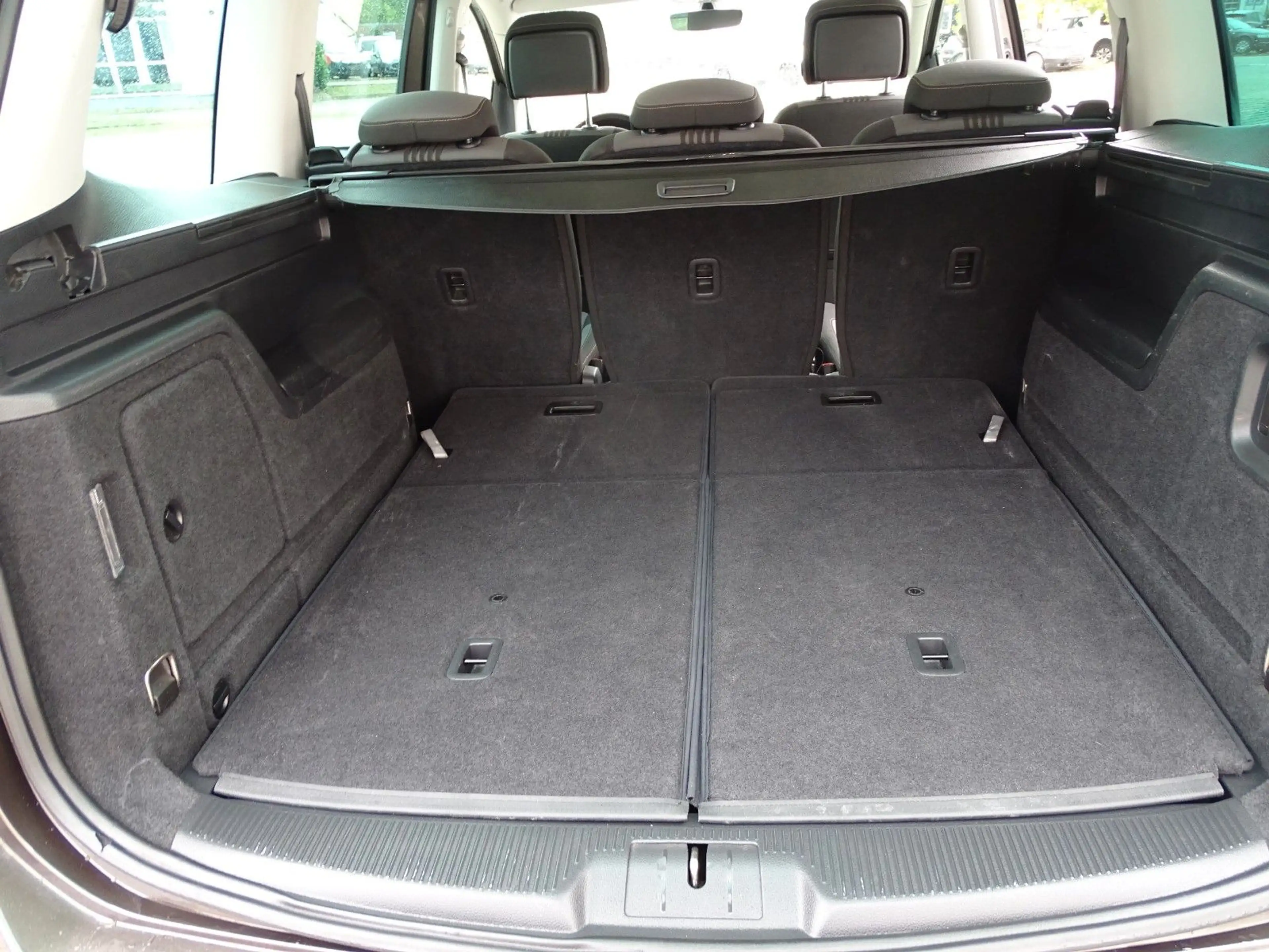 Volkswagen Sharan ALLSTAR*7 SITZE*KAMERA*PANO*AHK*TEMPOMAT* — photo 18