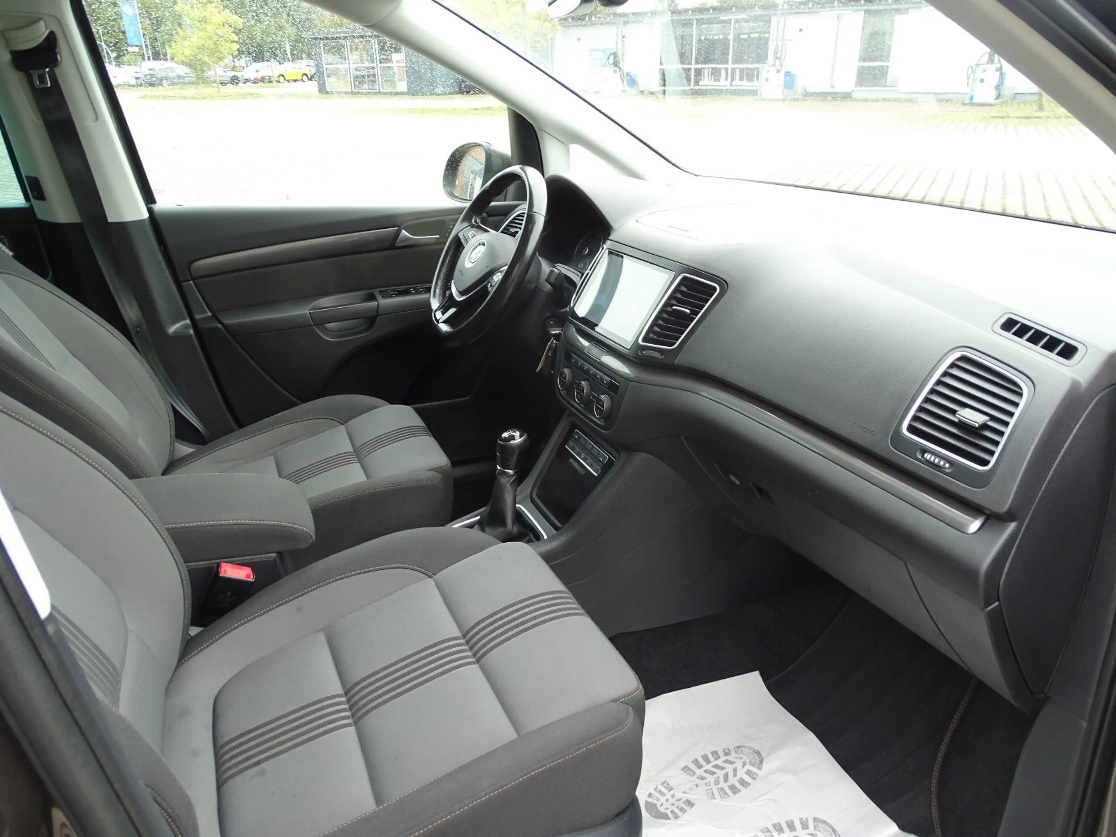 Volkswagen Sharan ALLSTAR*7 SITZE*KAMERA*PANO*AHK*TEMPOMAT* — photo 9