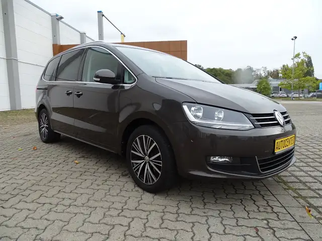 Volkswagen Sharan ALLSTAR*7 SITZE*KAMERA*PANO*AHK*TEMPOMAT*