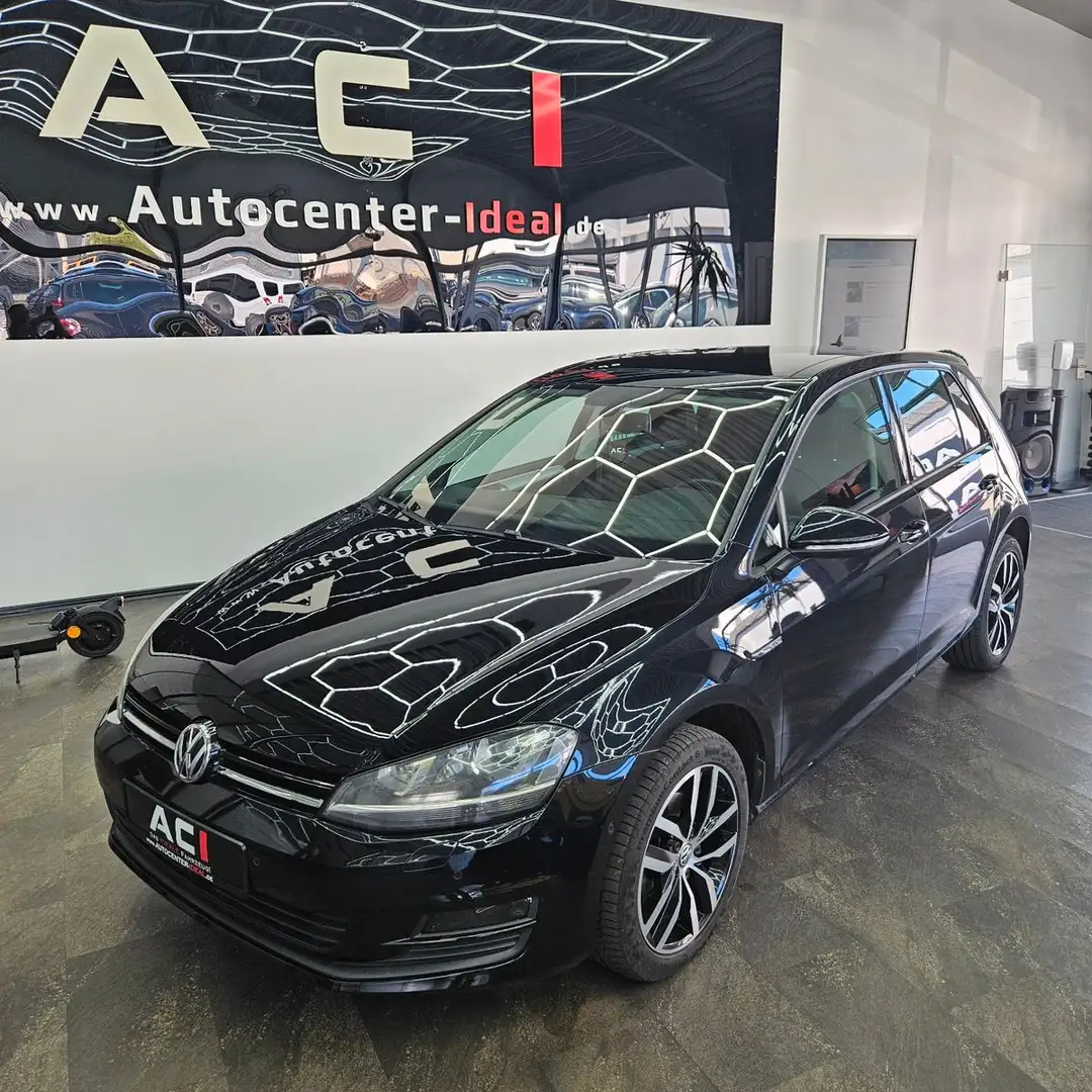 Volkswagen Golf VII Lim. Cup BMT, ACC,Kamera,Pano,LED, LRH Zwart - 1