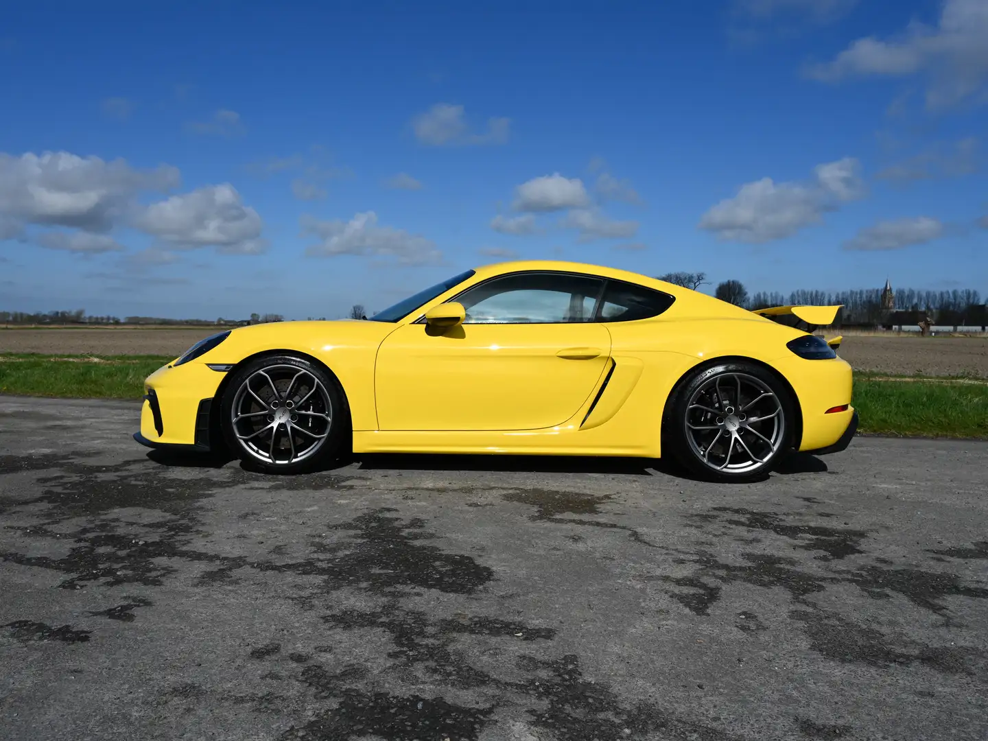 Porsche 718 718 Cayman GT4 Žlutá - 2
