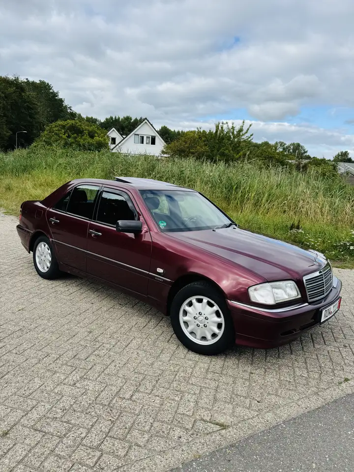 Mercedes-Benz C 180