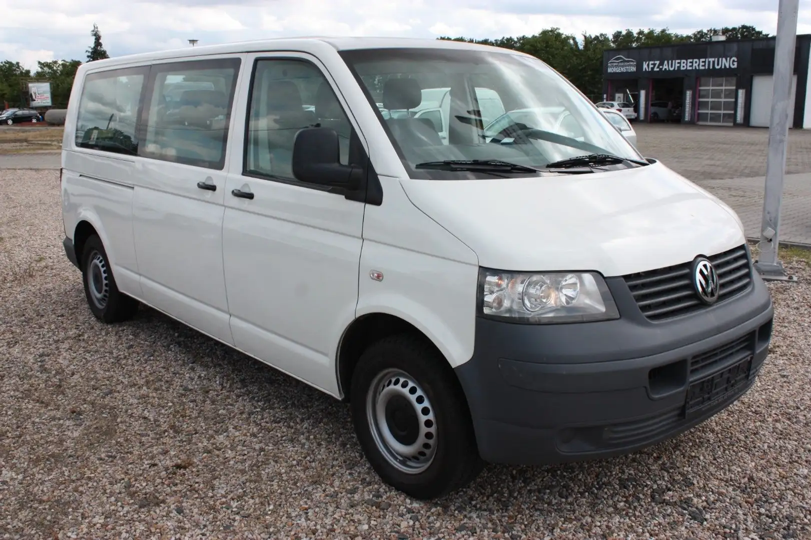 Volkswagen T5 Transporter T5 mit 9 Sitzen in gutem Zustand! Weiß - 1