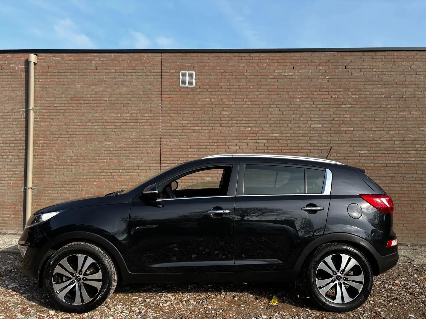 Kia Sportage 2.0 X-clusive | Navi | Camera | Trekhaak | NAP Schwarz - 2