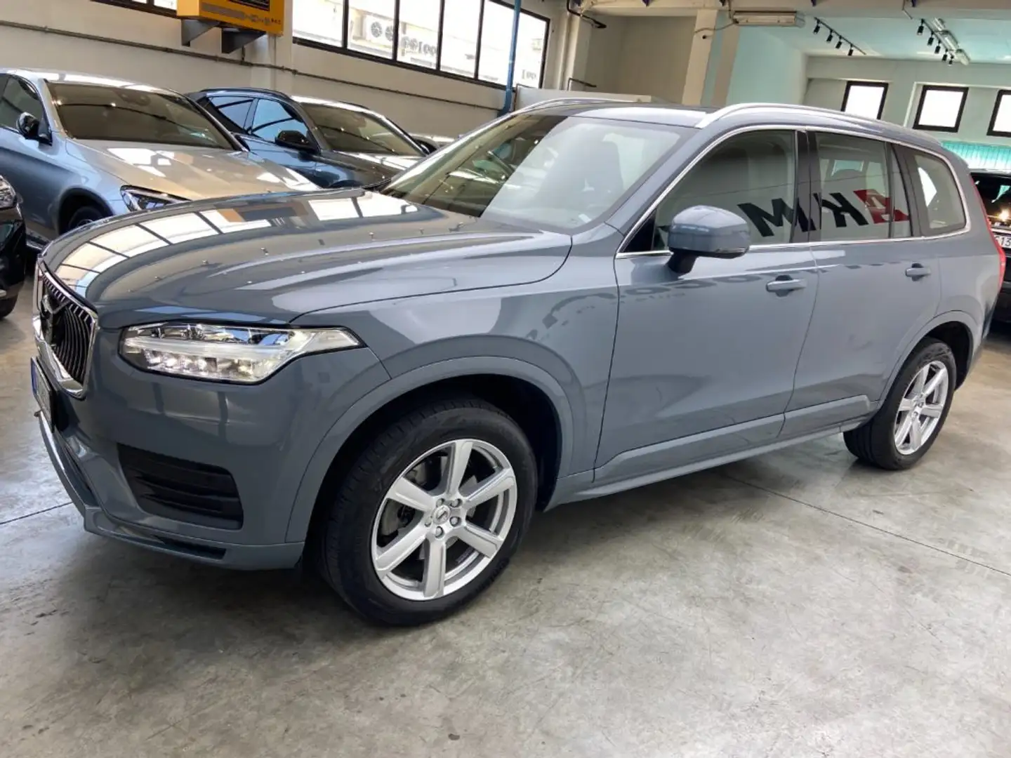 Volvo XC90 B5 (d) AWD automatico 7 posti Grigio - 2