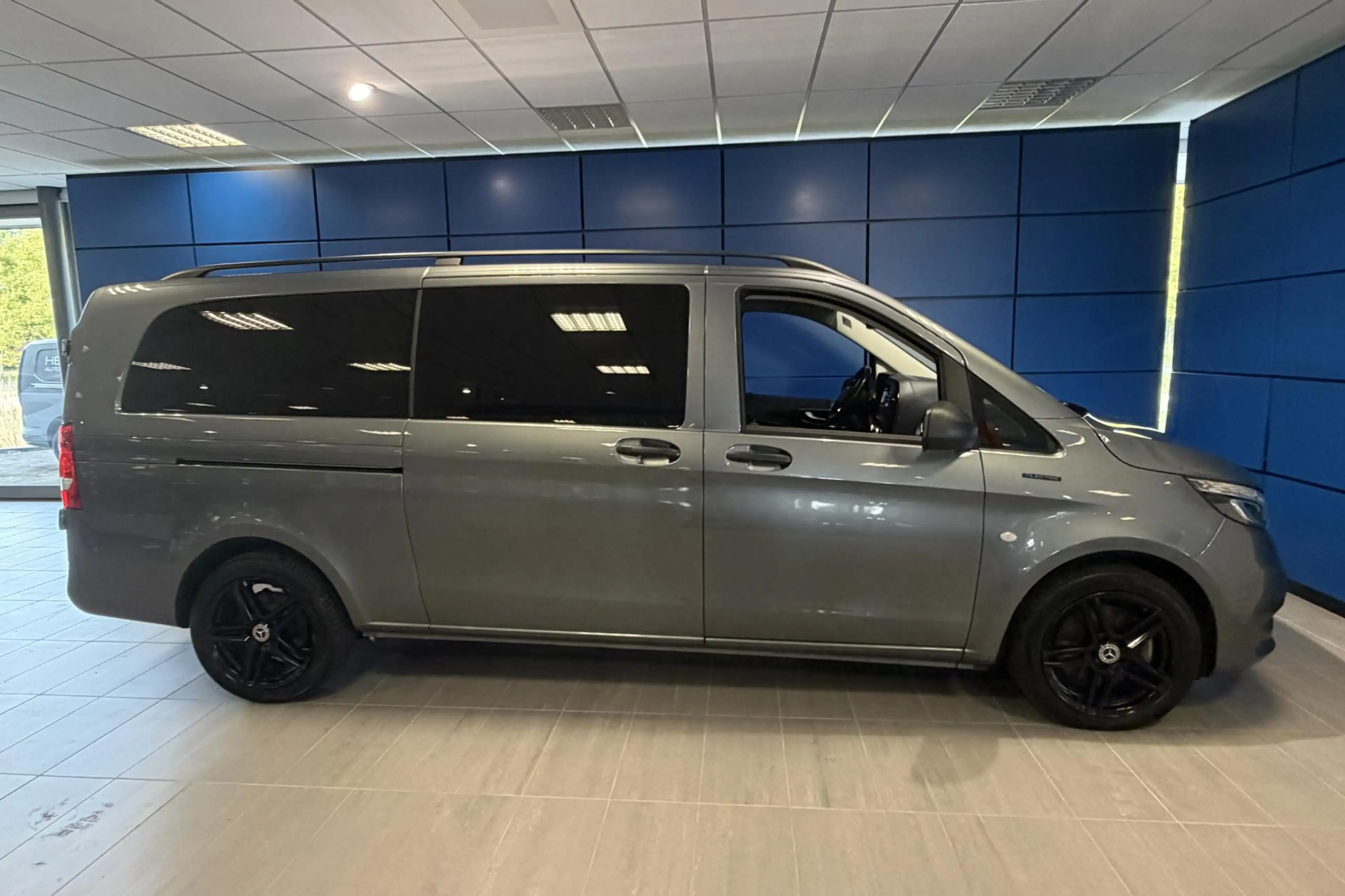 Mercedes-Benz Vito eVito Extra Lang 90 kWh — photo 10