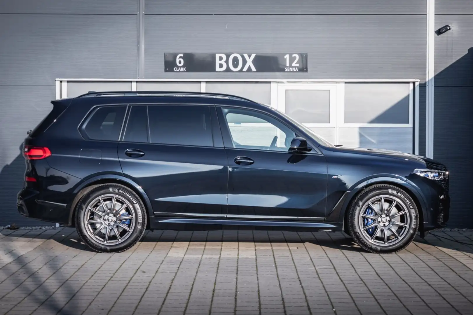 BMW X7 xDrive 40 i M Sport Schwarz - 2